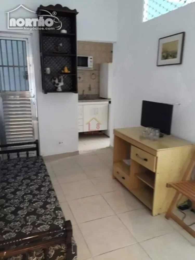 Casa à venda com 2 quartos, 30m² - Foto 1