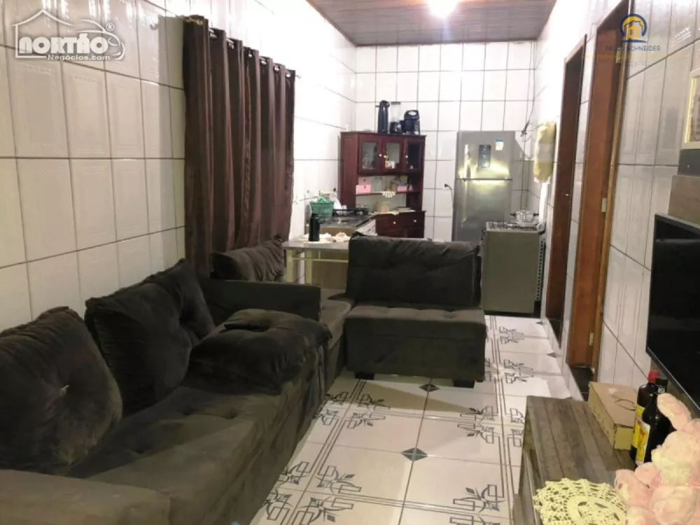 Casa à venda com 4 quartos, 150m² - Foto 2