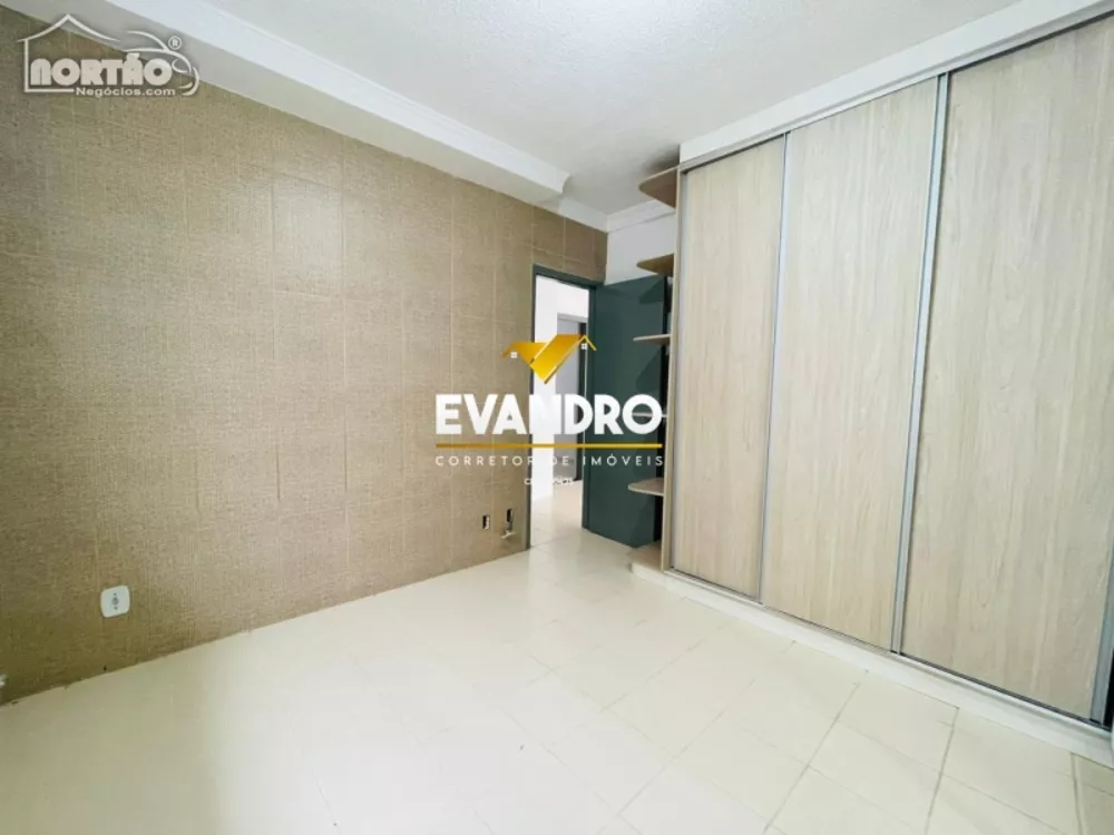 Casa à venda com 3 quartos, 98m² - Foto 2