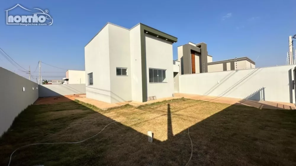 Casa à venda com 3 quartos, 75m² - Foto 3