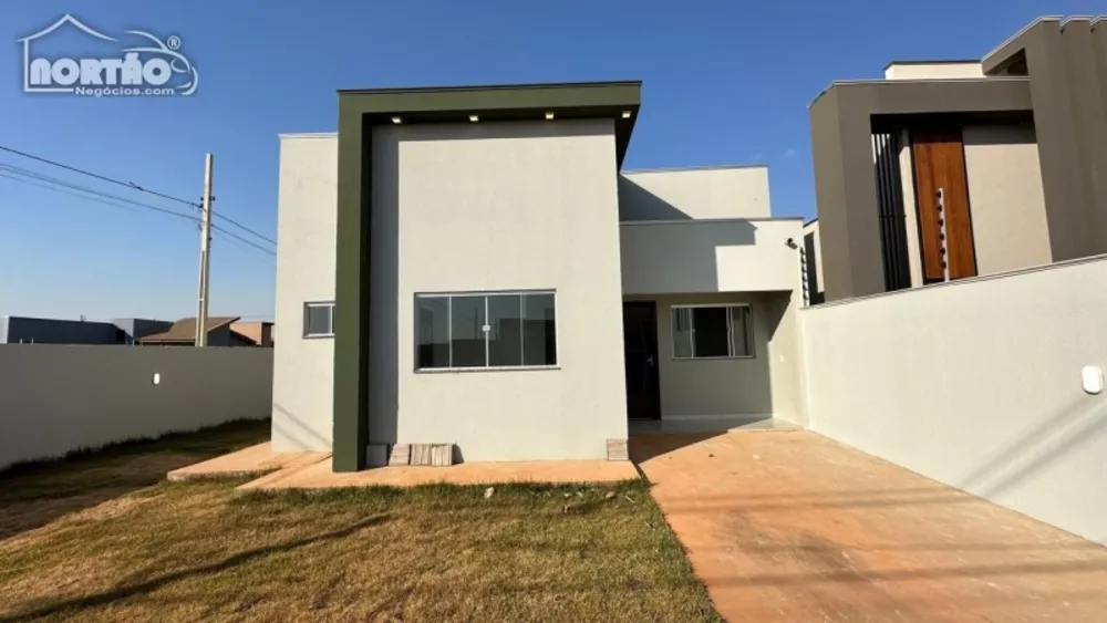 Casa à venda com 3 quartos, 75m² - Foto 2