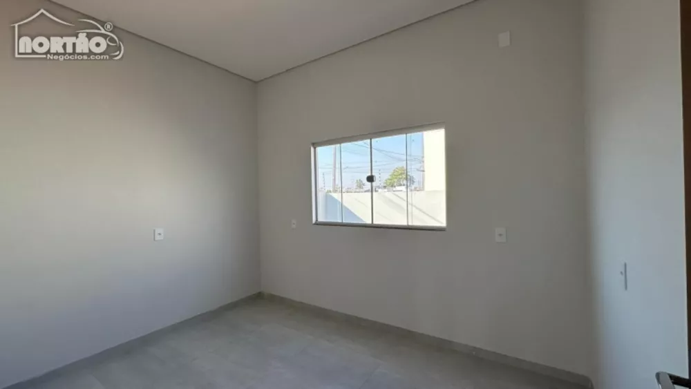 Casa à venda com 3 quartos, 75m² - Foto 4