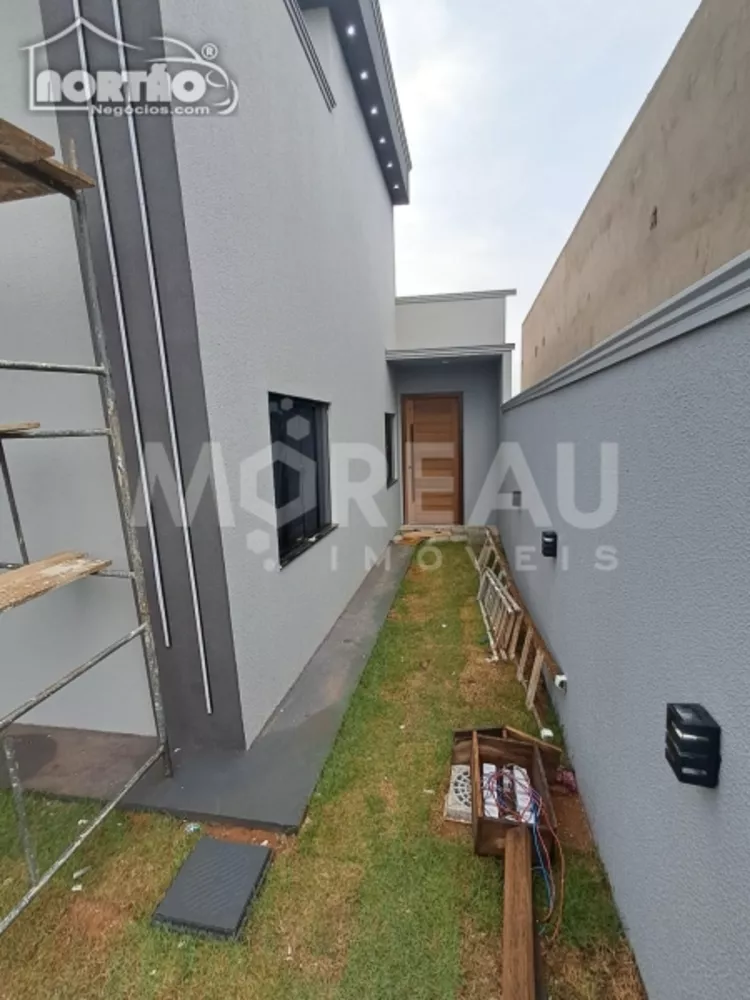 Casa à venda com 4 quartos, 197m² - Foto 3