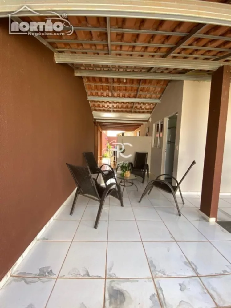 Casa à venda com 3 quartos, 62m² - Foto 4