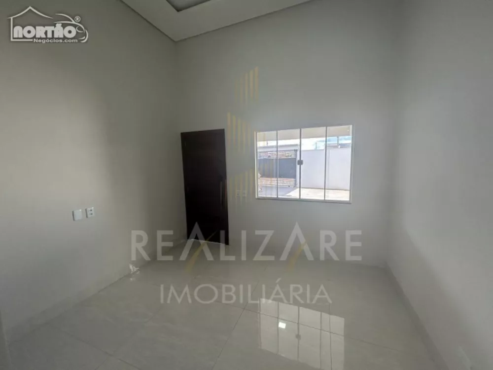 Casa à venda com 3 quartos, 100m² - Foto 4