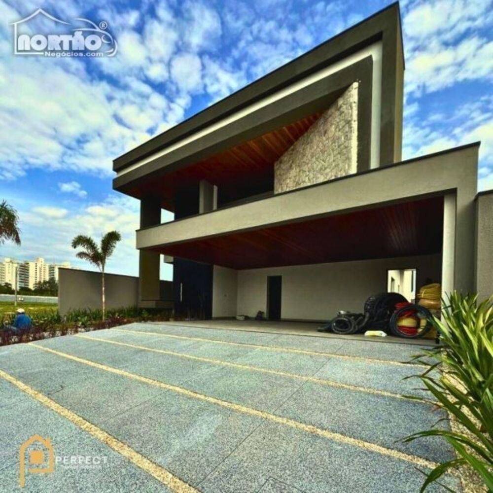 Casa à venda com 6 quartos, 580m² - Foto 1