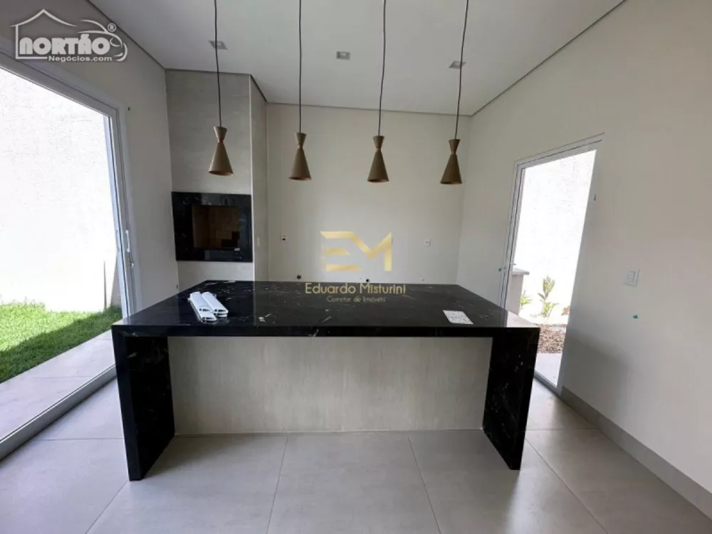 Casa à venda com 4 quartos, 172m² - Foto 3