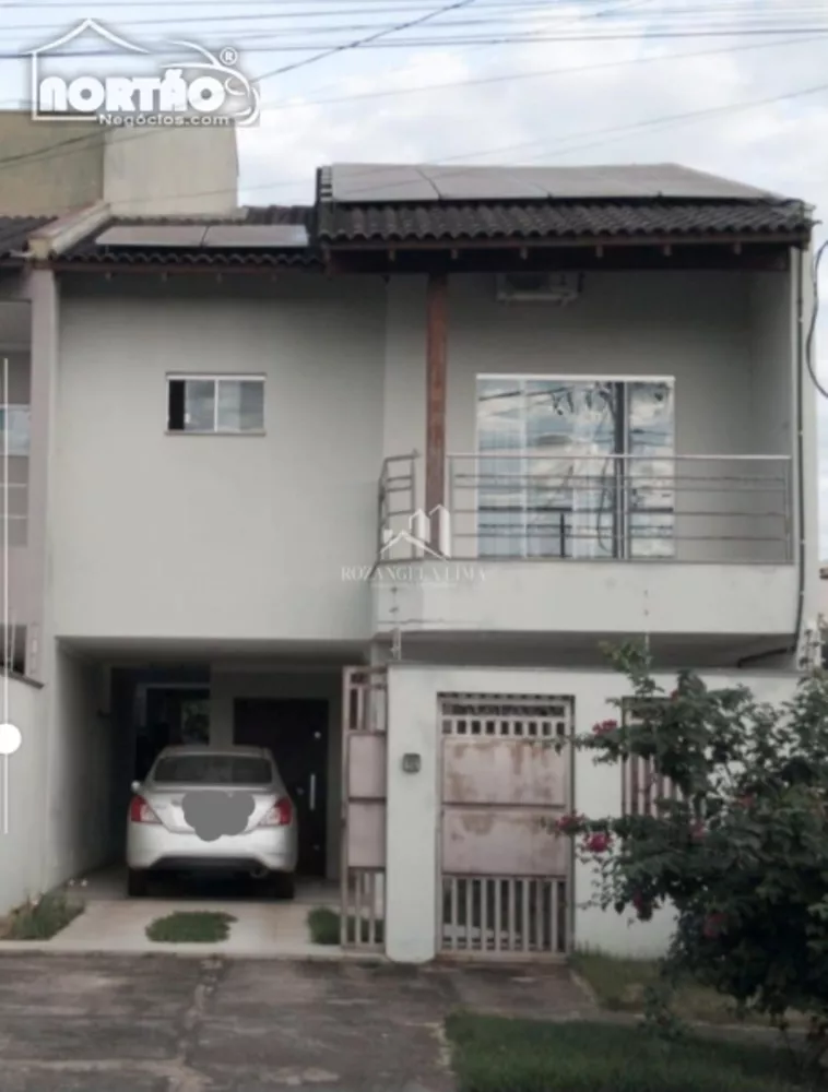 Casa à venda com 4 quartos, 238m² - Foto 1