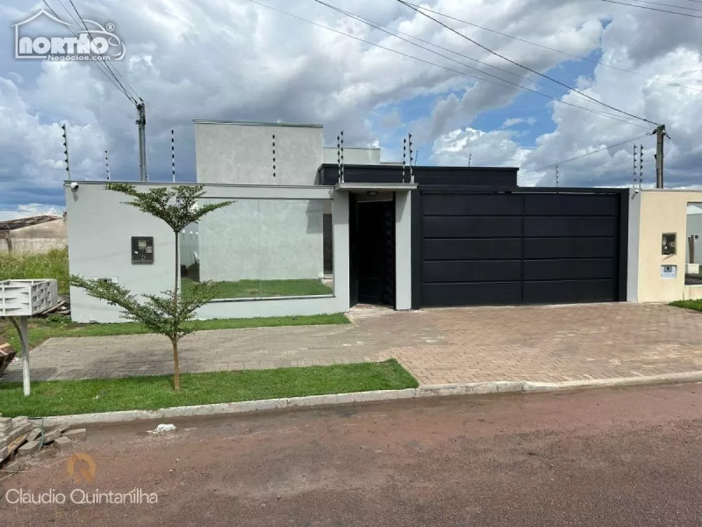 Casa à venda com 4 quartos, 251m² - Foto 1