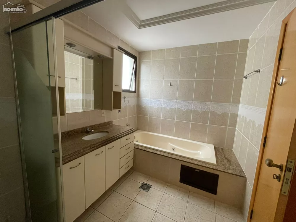 Casa à venda com 2 quartos, 230m² - Foto 2