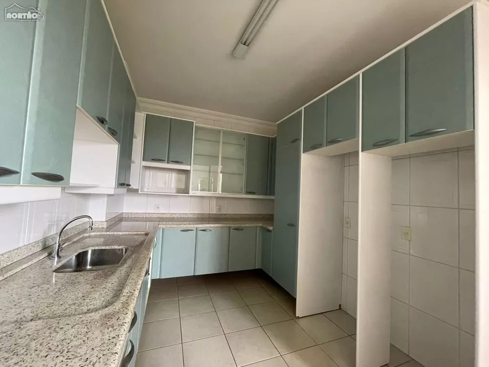 Casa à venda com 2 quartos, 230m² - Foto 5