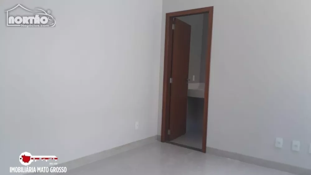 Casa à venda com 2 quartos, 60m² - Foto 4