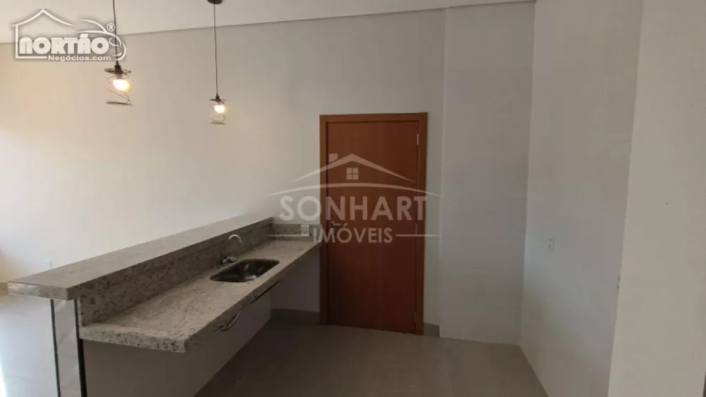 Casa à venda com 3 quartos, 102m² - Foto 3