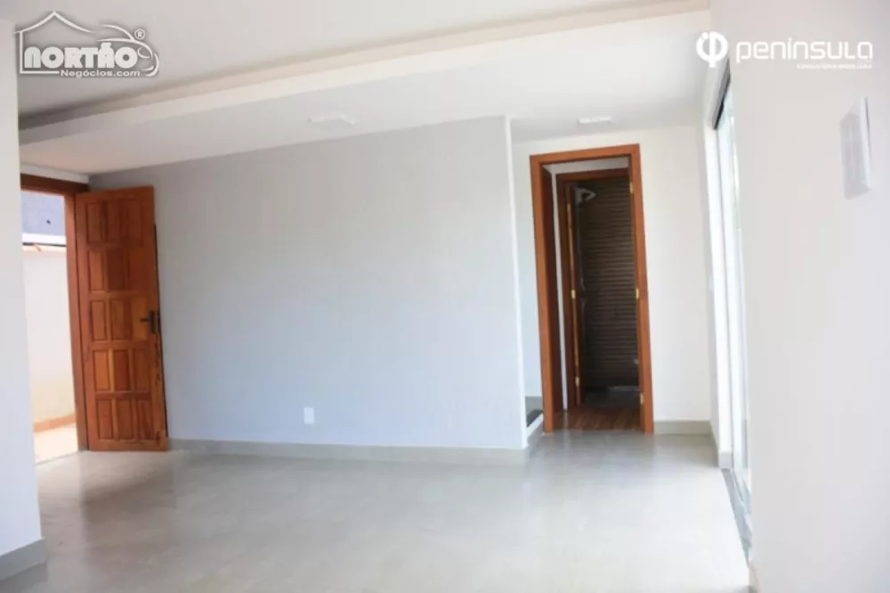 Casa à venda com 4 quartos, 100m² - Foto 3