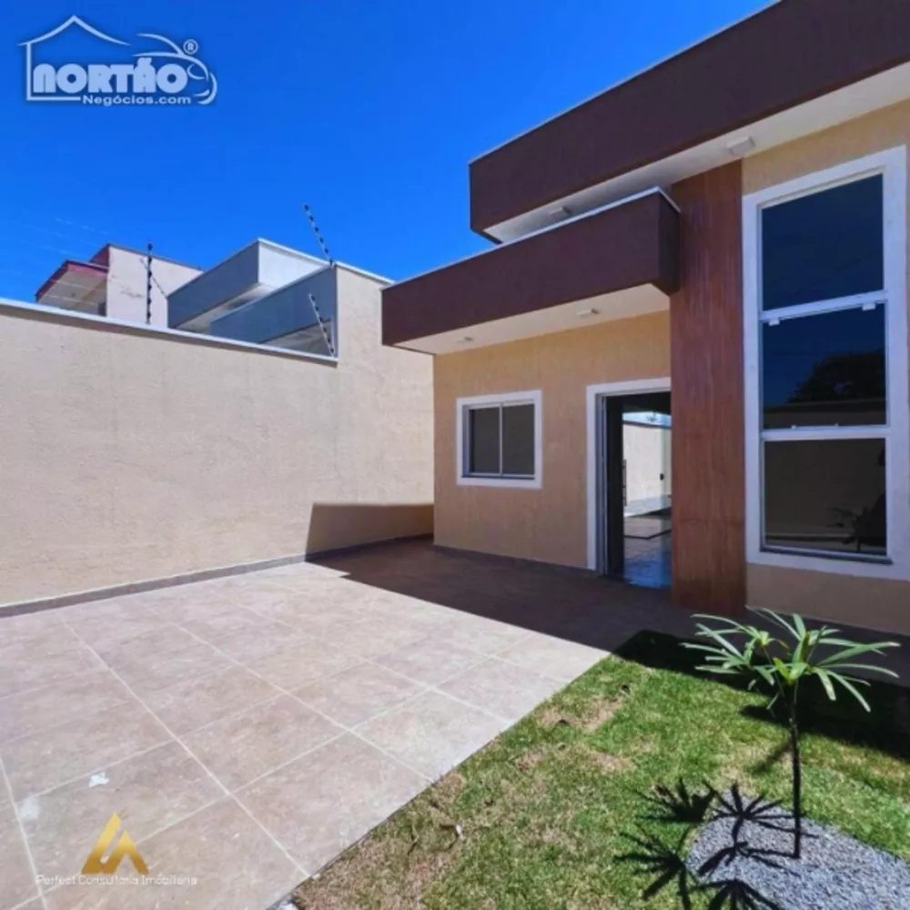 Casa à venda com 4 quartos, 90m² - Foto 4