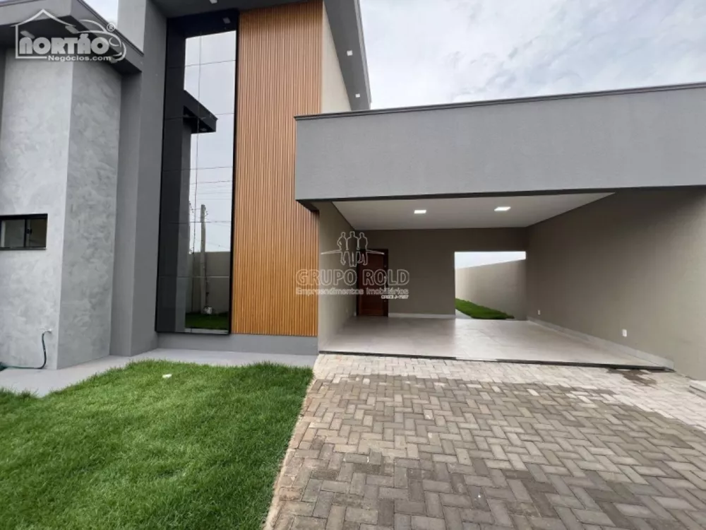 Casa à venda com 4 quartos, 114m² - Foto 2