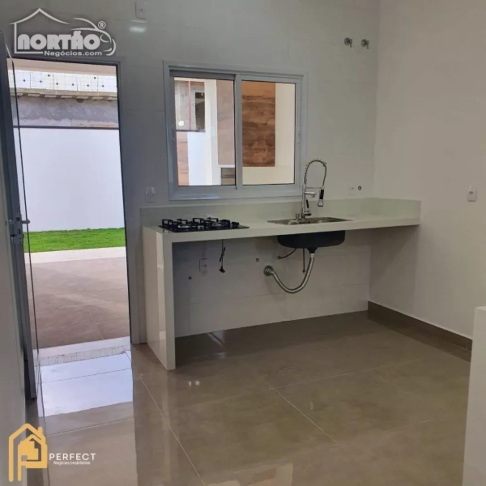 Casa à venda com 4 quartos, 130m² - Foto 5