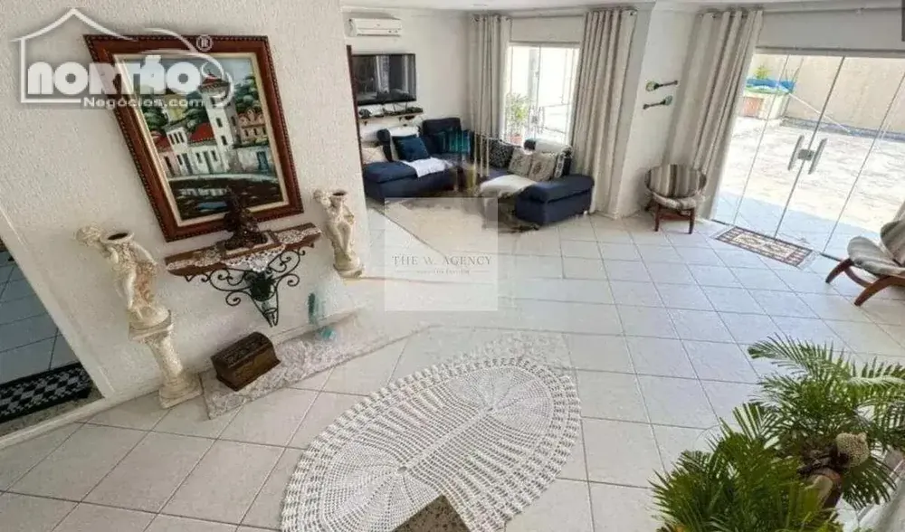 Casa, 4 quartos, 250 m² - Foto 2