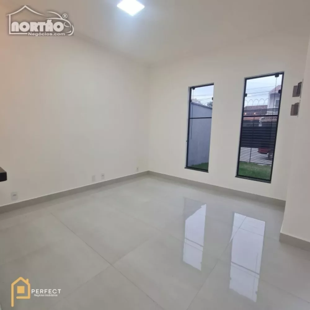 Casa à venda com 2 quartos, 70m² - Foto 4