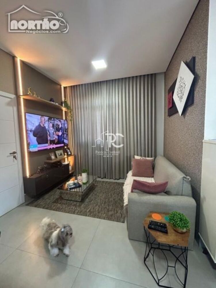 Casa à venda com 2 quartos, 83m² - Foto 2