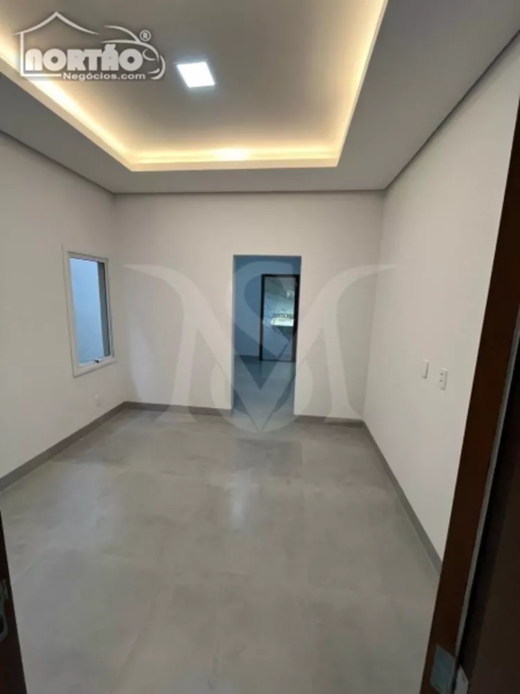 Casa à venda com 4 quartos, 136m² - Foto 4