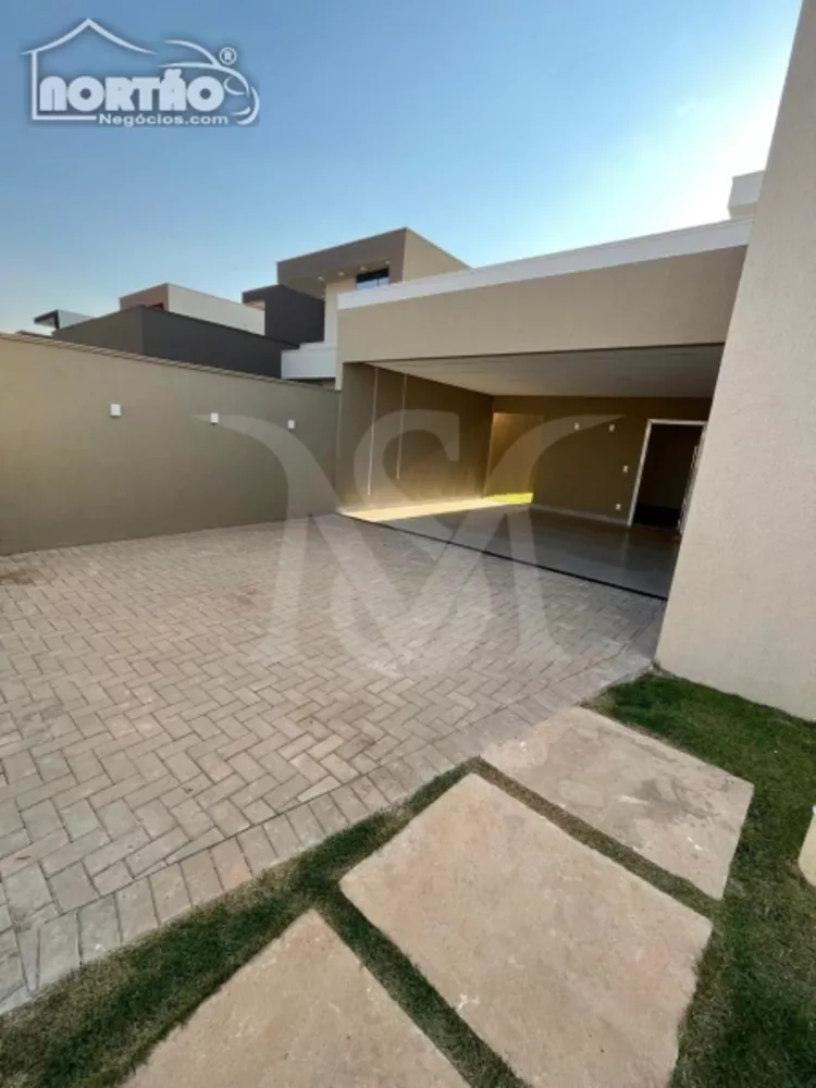 Casa à venda com 4 quartos, 136m² - Foto 2