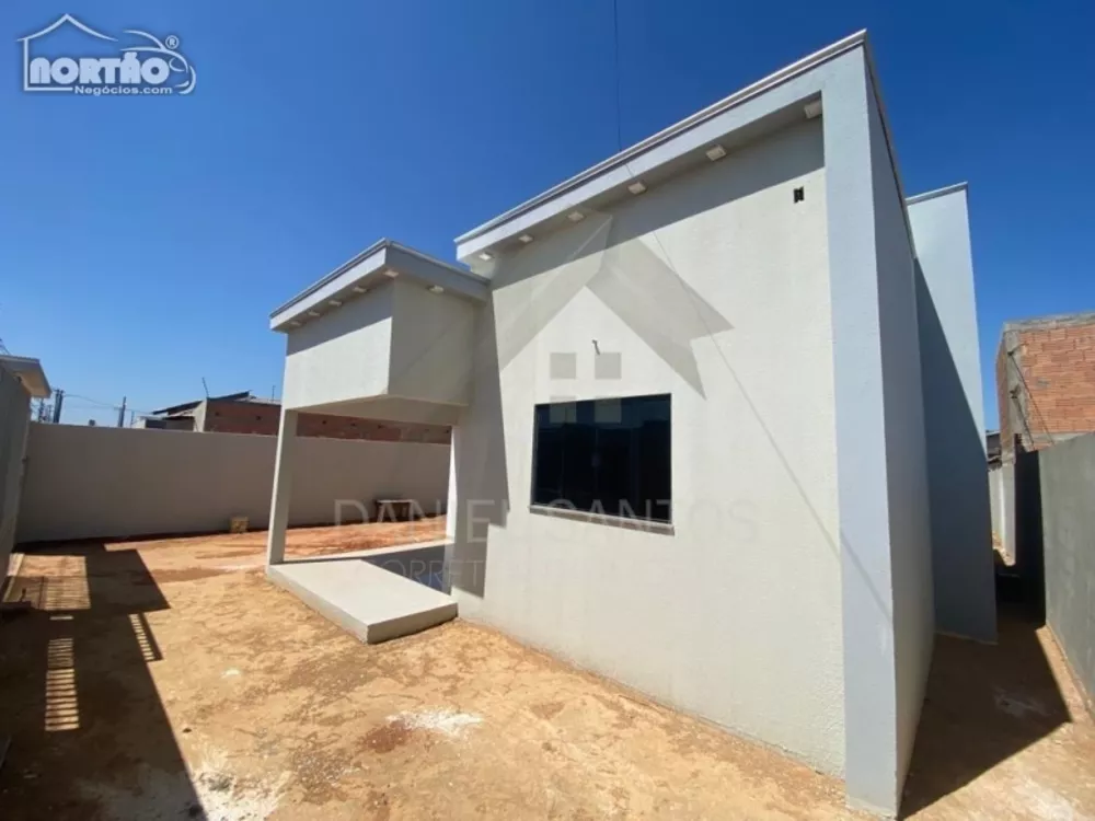 Casa à venda com 2 quartos, 77m² - Foto 2