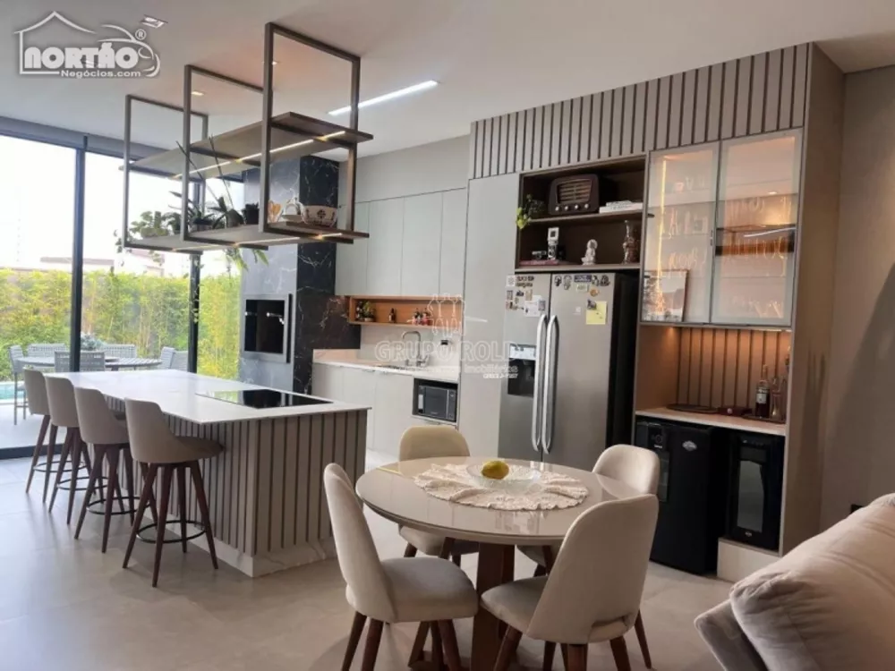 Casa à venda com 4 quartos, 163m² - Foto 2