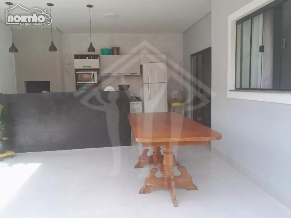 Casa à venda com 3 quartos, 120m² - Foto 4