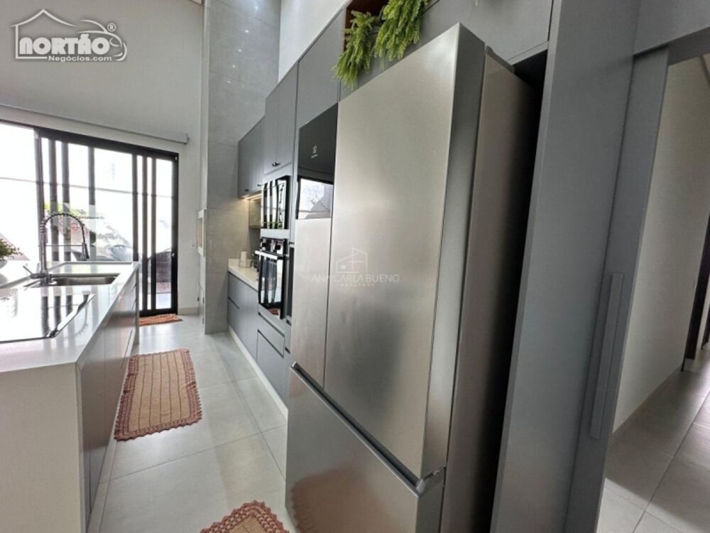 Casa à venda com 3 quartos, 207m² - Foto 7
