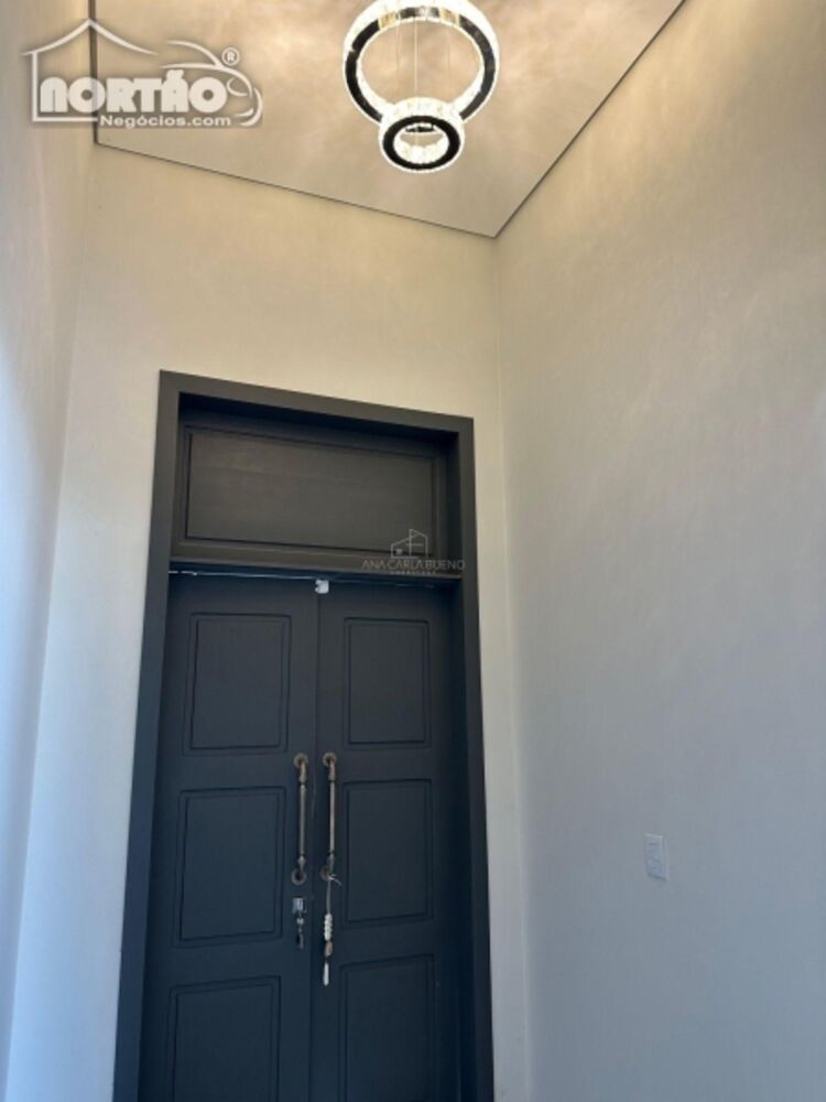 Casa à venda com 3 quartos, 207m² - Foto 4