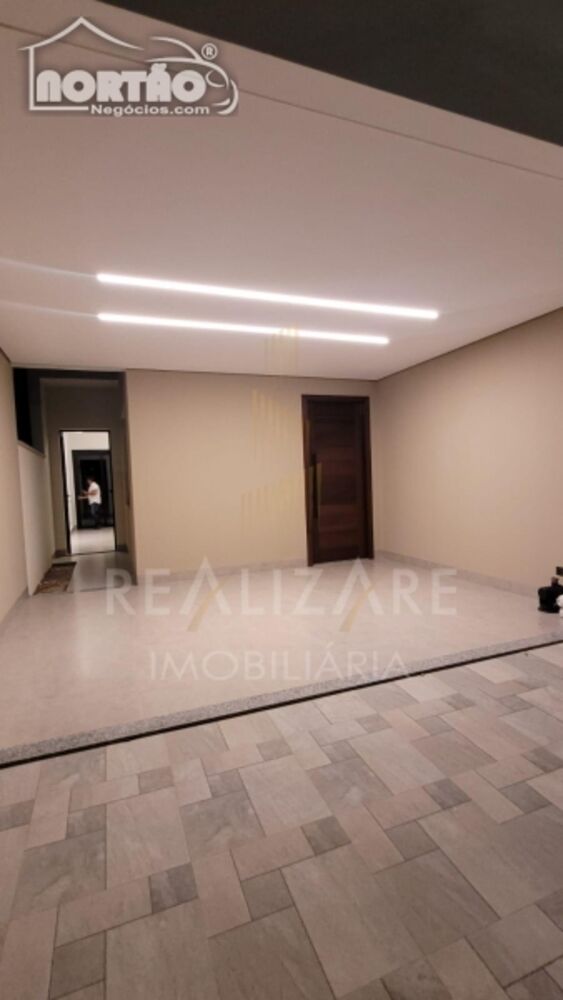 Casa à venda com 4 quartos, 155m² - Foto 1