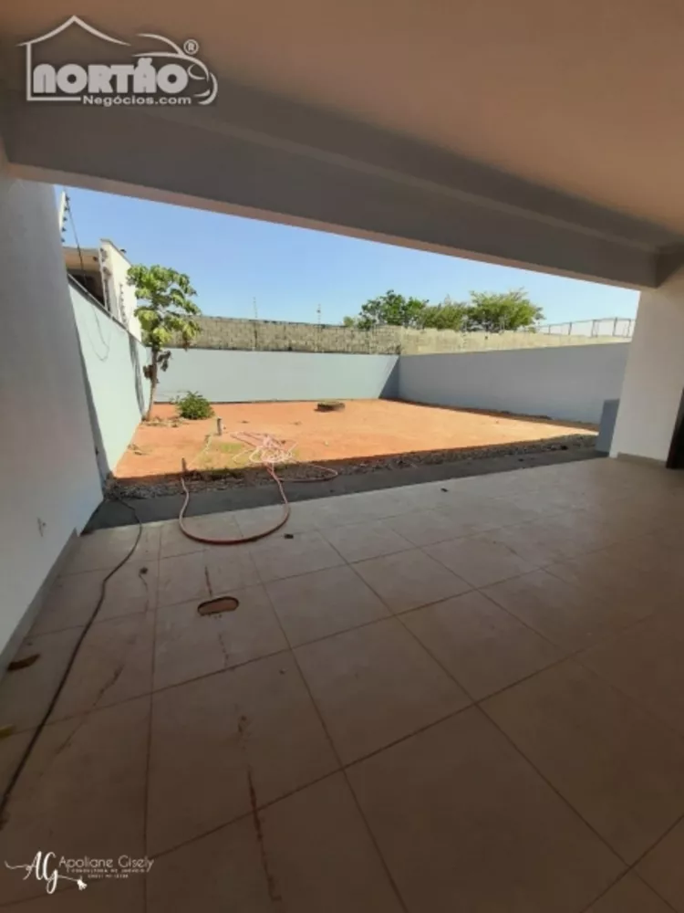 Casa à venda com 3 quartos, 161m² - Foto 4