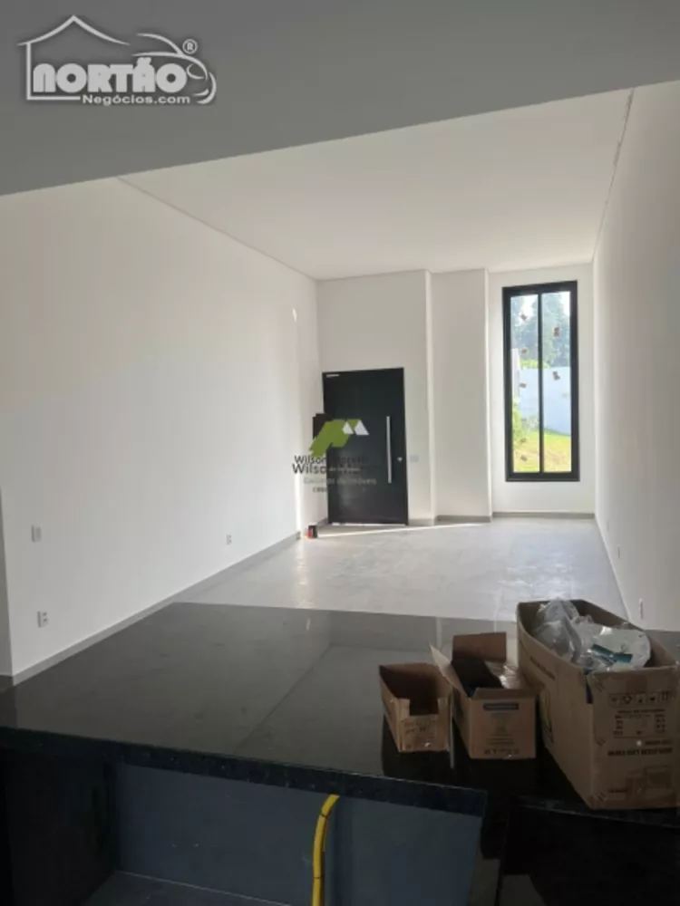 Casa à venda com 5 quartos, 158m² - Foto 4