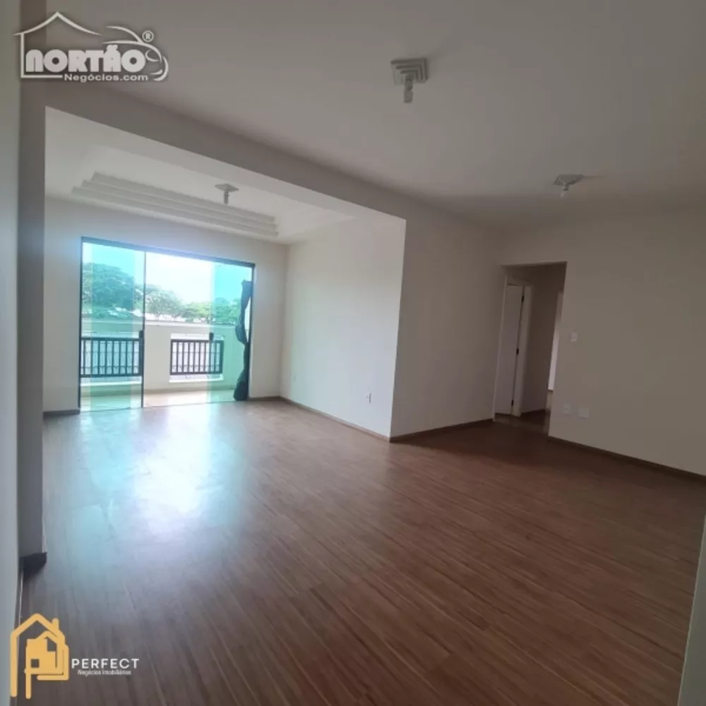 Casa à venda com 4 quartos, 102m² - Foto 1