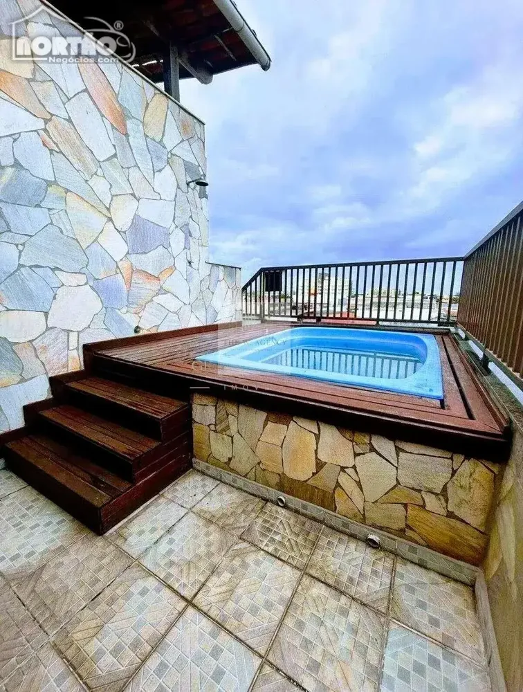 Casa, 3 quartos, 246 m² - Foto 1