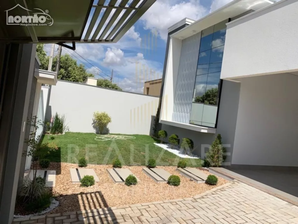 Casa à venda com 3 quartos, 209m² - Foto 3