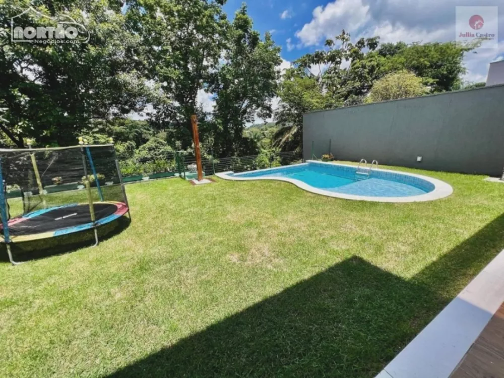 Casa à venda com 9 quartos, 384m² - Foto 3