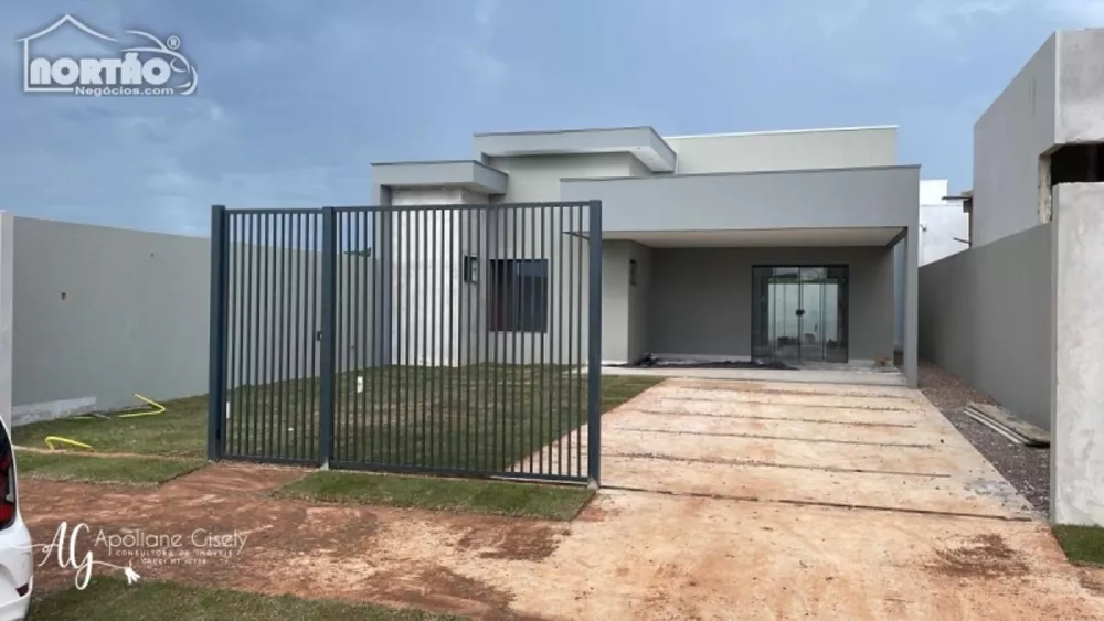 Casa à venda com 3 quartos, 108m² - Foto 1