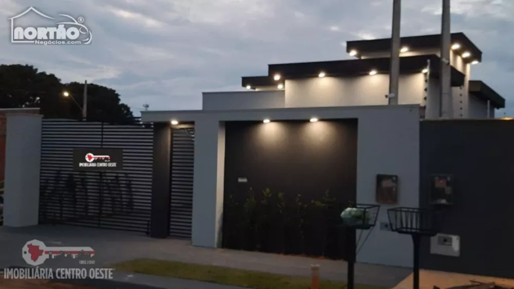 Casa à venda com 3 quartos, 93m² - Foto 1