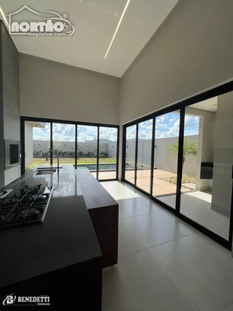 Casa à venda com 2 quartos, 180m² - Foto 4