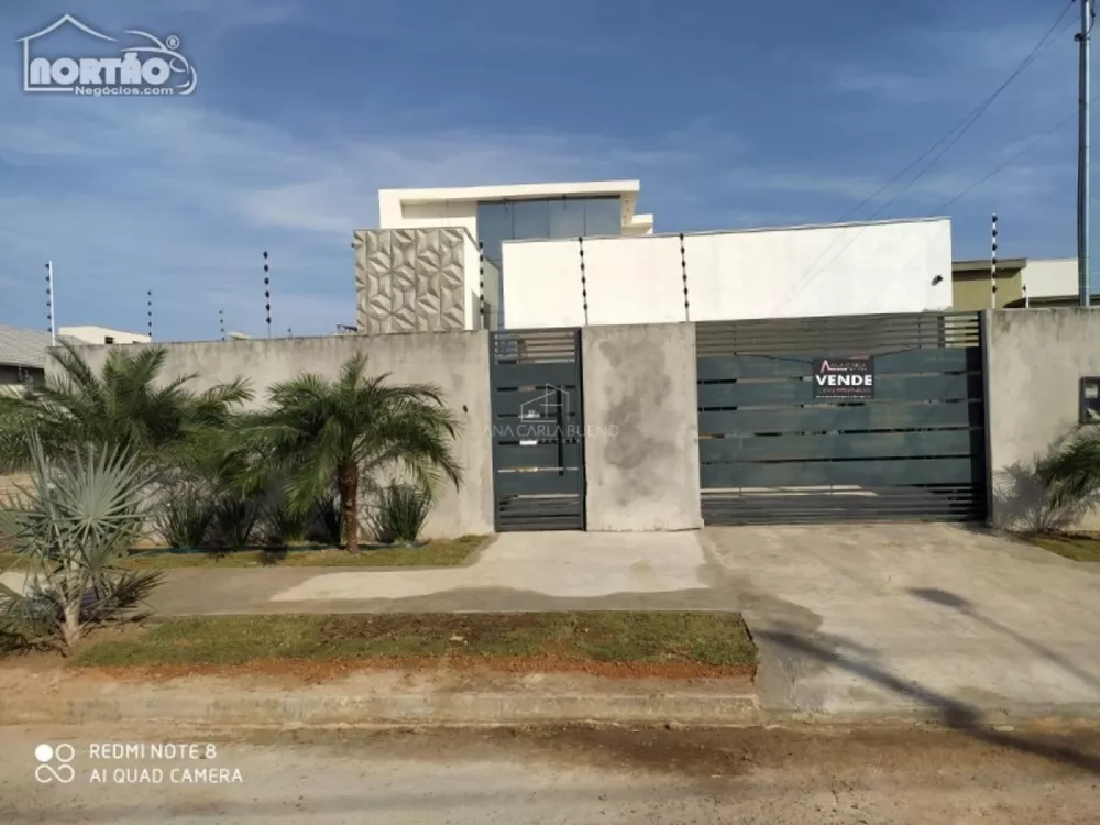 Casa à venda com 3 quartos, 180m² - Foto 1