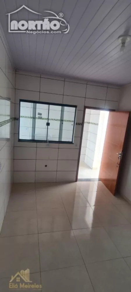 Casa à venda com 2 quartos, 70m² - Foto 4