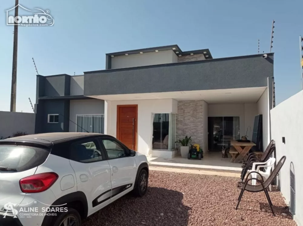 Casa à venda com 4 quartos, 133m² - Foto 1