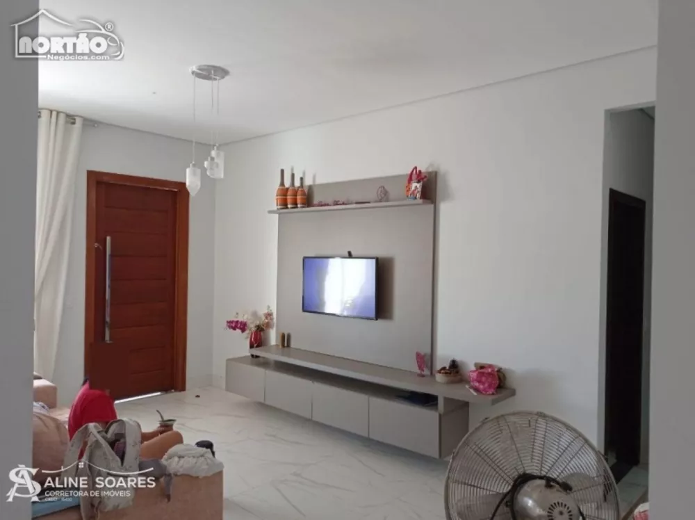 Casa à venda com 4 quartos, 133m² - Foto 3