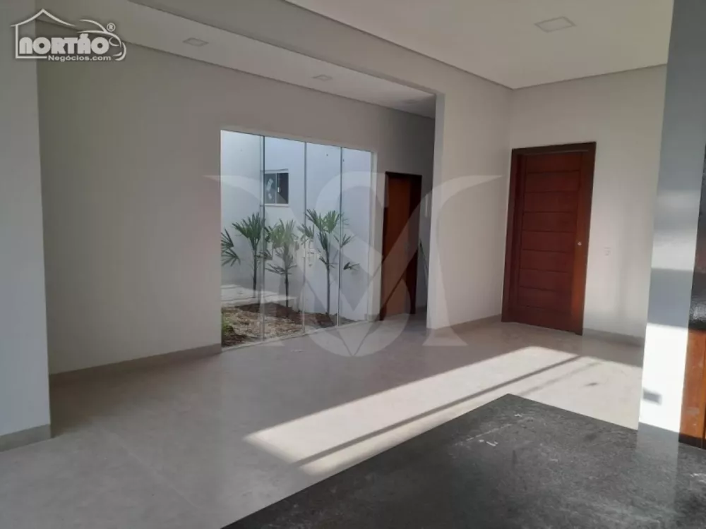 Casa à venda com 4 quartos, 145m² - Foto 4