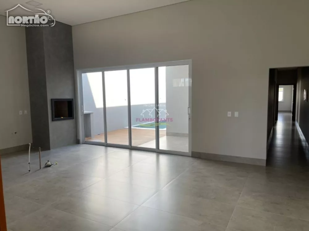 Casa à venda com 4 quartos, 176m² - Foto 4