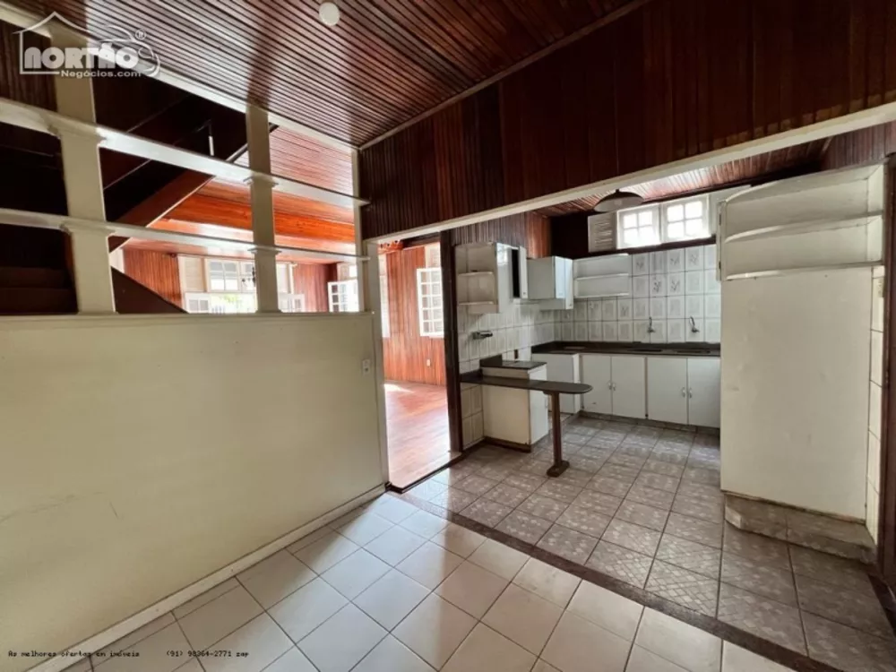 Casa à venda com 3 quartos, 375m² - Foto 1