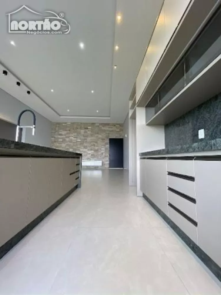 Casa à venda com 3 quartos, 308m² - Foto 6