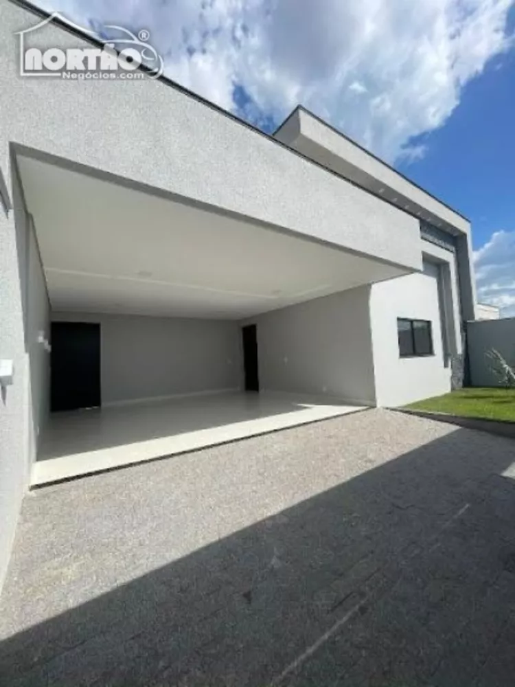 Casa à venda com 3 quartos, 308m² - Foto 2